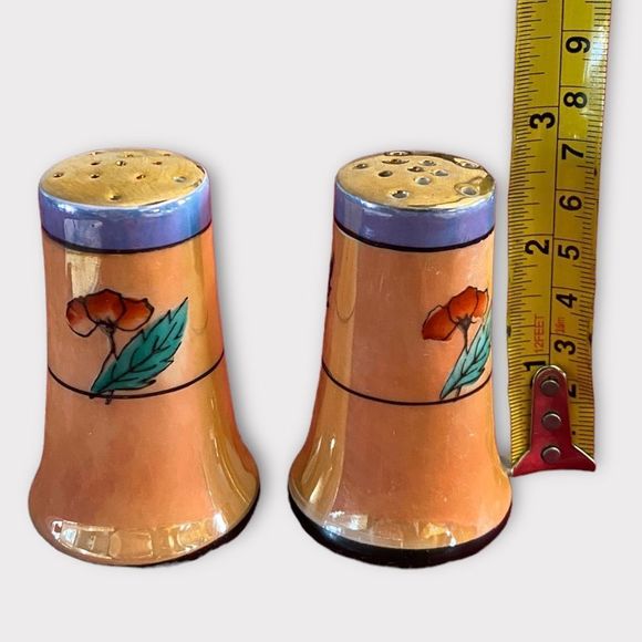 Vintage | Cottagecore Floral Salt & Pepper Shakers - Picture 6 of 6